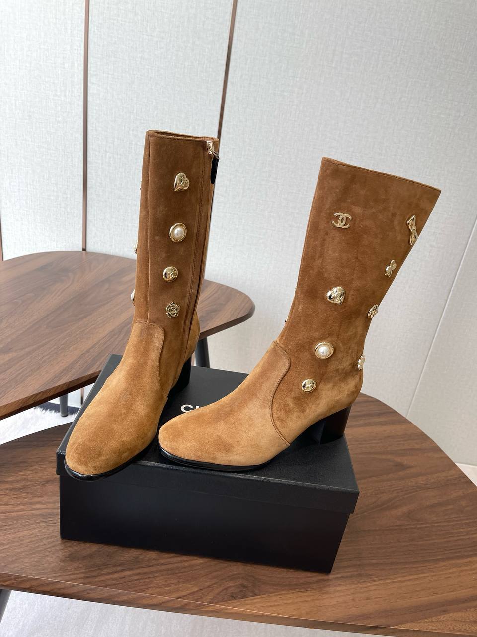 CHANEL Женские сапоги из овчины CHANEL Женские сапоги из овчины