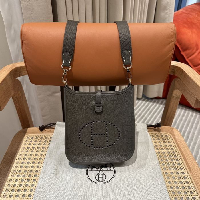 Hermes Женская сумка mini Evelyne 16 см 8F/Etain Clemence