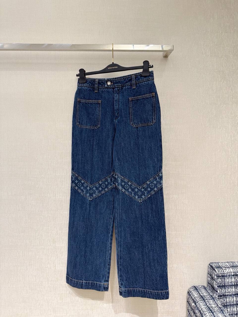 LOUIS VUITTON Женские джинсы LOUIS VUITTON Женские джинсы