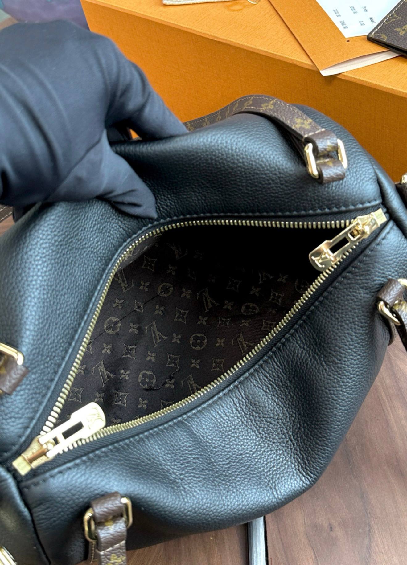 LOUIS VUITTON Женская сумка Express PM M26039 LOUIS VUITTON Женская сумка Express PM M26039