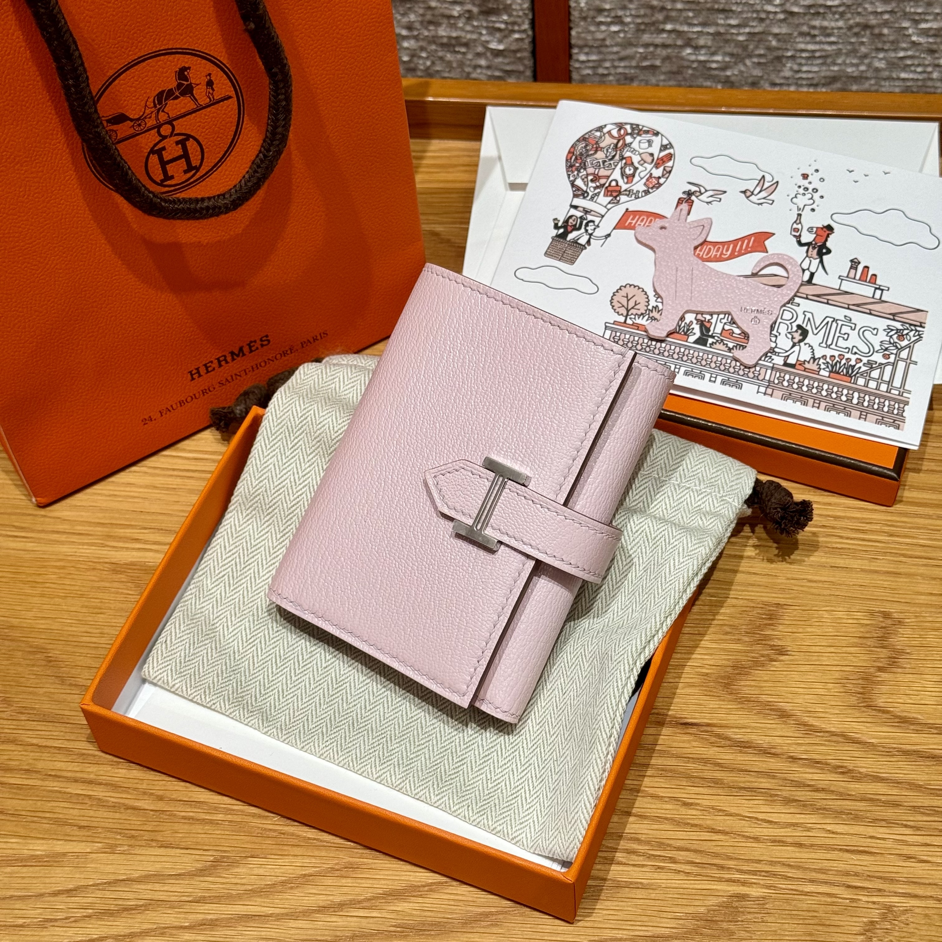HERMES Кошелёк Bearn 11 см M7/Rose Darling Chèvre HERMES Кошелёк Bearn 11 см M7/Rose Darling Chèvre