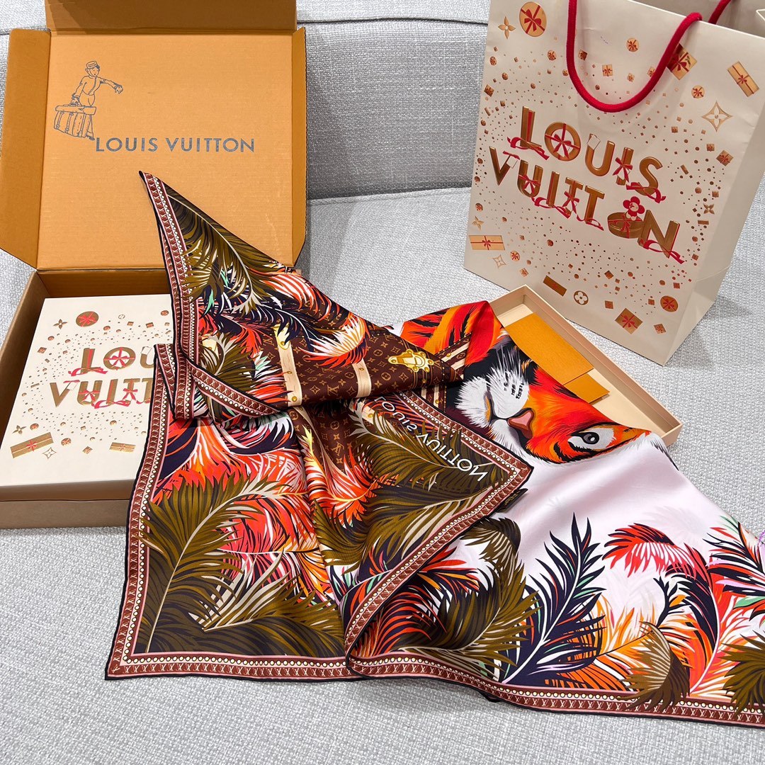 LOUIS VUITTON Женский платок из шёлка Precious Tiger LOUIS VUITTON Женский платок из шёлка Precious Tiger