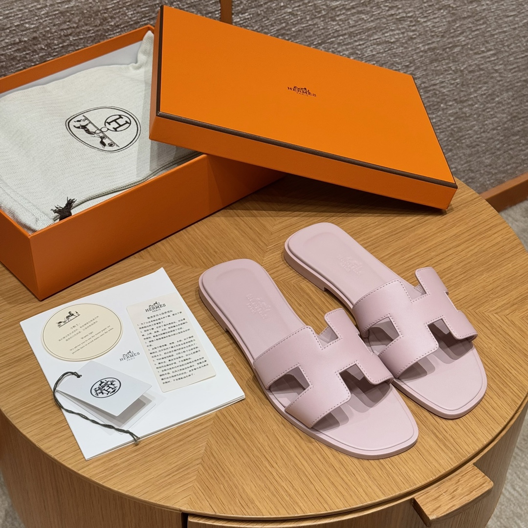 HERMES Женские сандалии Oran из кожи ягнёнка HERMES Женские сандалии Oran из кожи ягнёнка