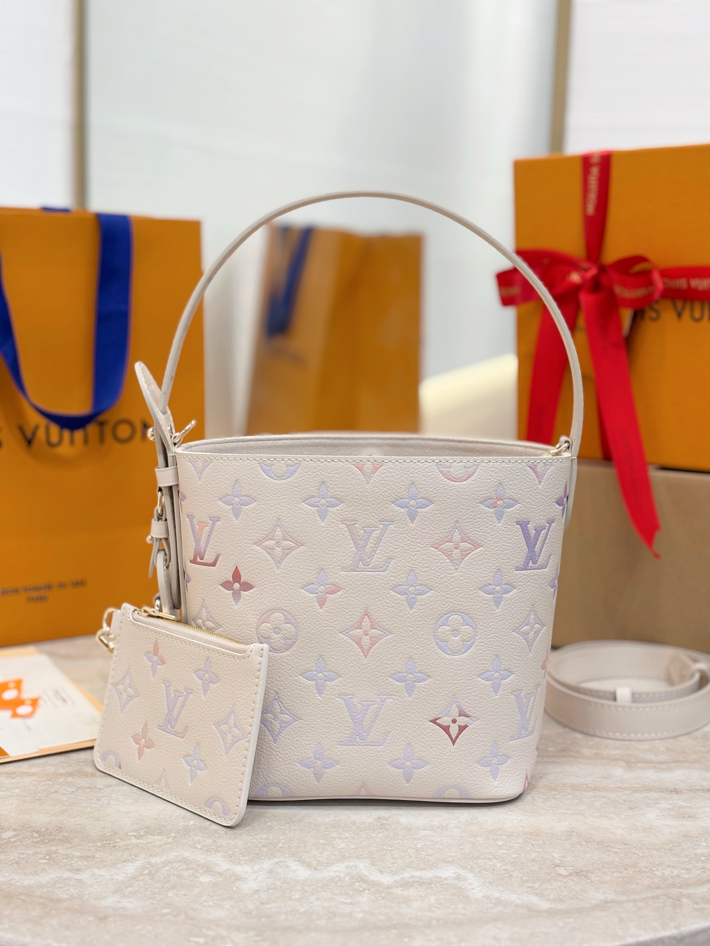 LOUIS VUITTON Женская сумка All In BB M25673 LOUIS VUITTON Женская сумка All In BB M25673