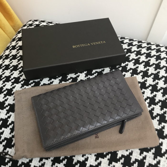 BOTTEGA VENETA Мужское портмоне Intrecciato Piccolo Zip Around