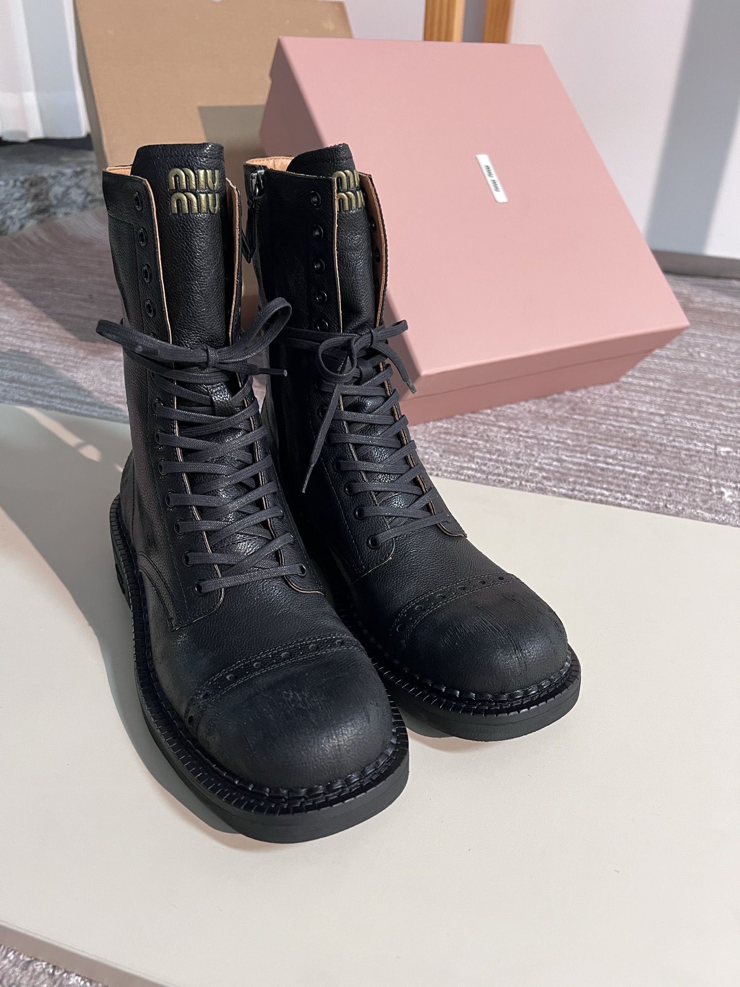 MIU MIU Женские ботинки из телячьей кожи MIU MIU Женские ботинки из телячьей кожи