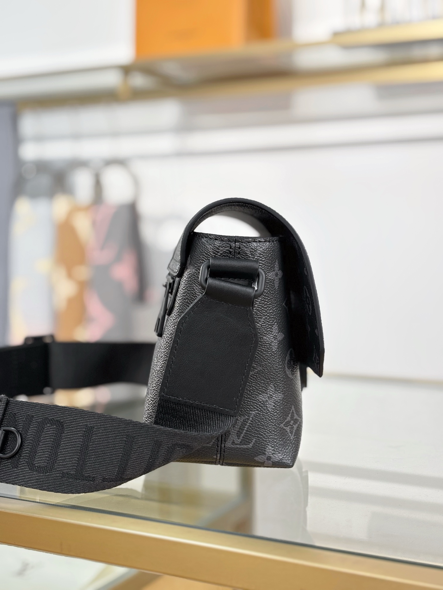 LOUIS VUITTON Мужская сумка S-Cape Messenger M46794 LOUIS VUITTON Мужская сумка S-Cape Messenger M46794