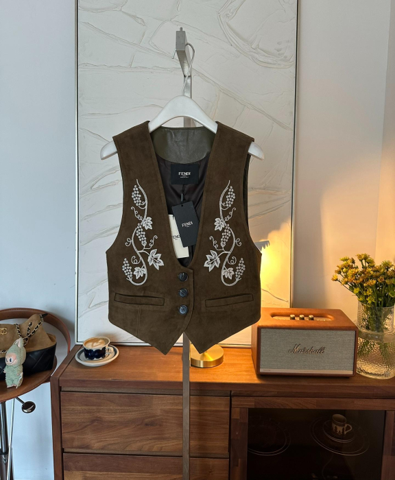 FENDI Женский жилет из замши