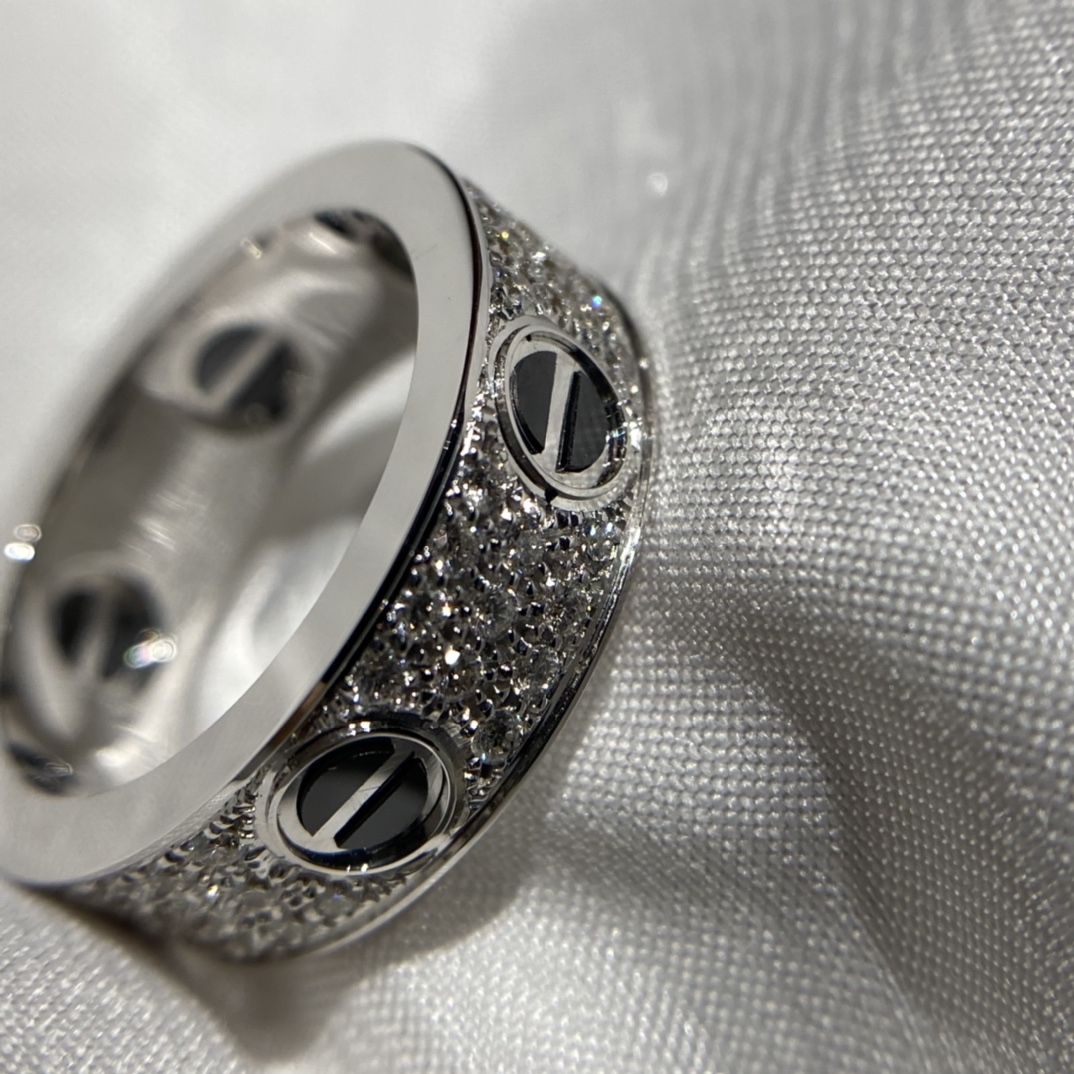 CARTIER Кольцо Love из белого золота и бриллиантов CARTIER Кольцо Love из белого золота и бриллиантов