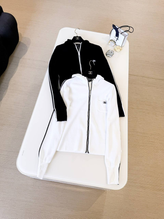 CHANEL Женский лонгслив из шерсти