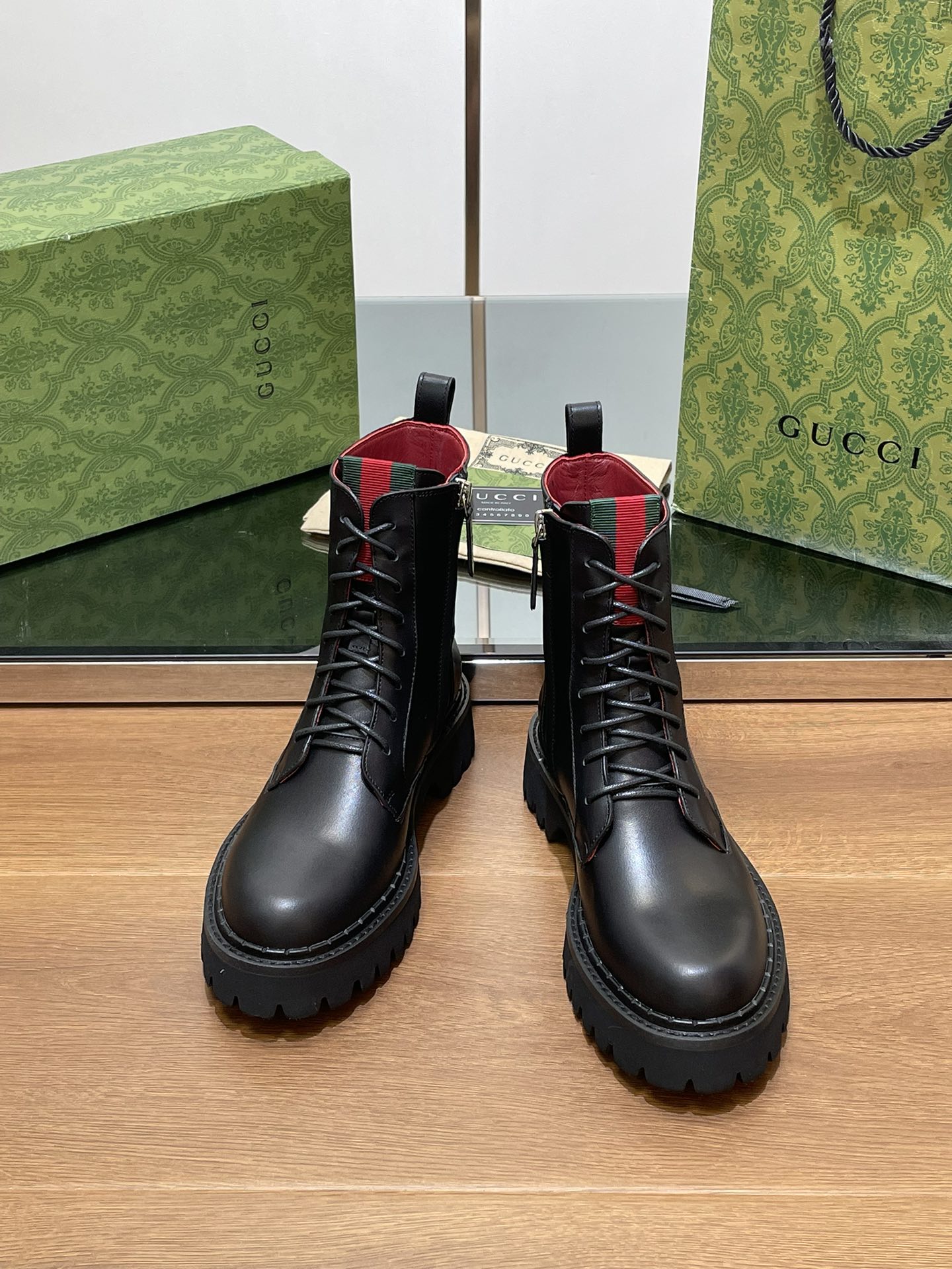 GUCCI Женские ботинки GG GUCCI Женские ботинки GG