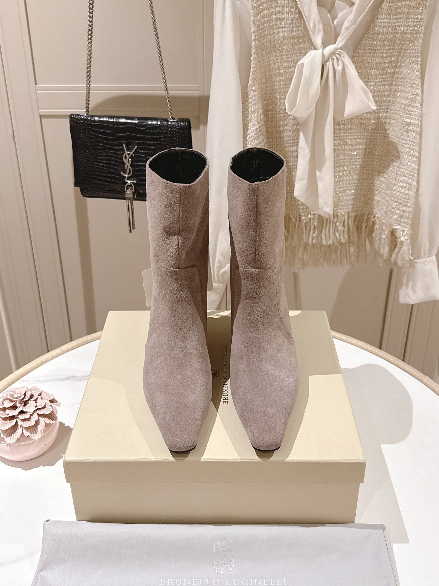 BRUNELLO CUCINELLI Женские замшевые ботильоны BRUNELLO CUCINELLI Женские замшевые ботильоны