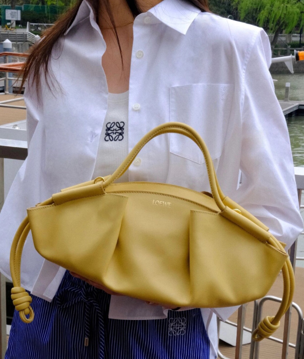 LOEWE Женская сумка Paseo medium