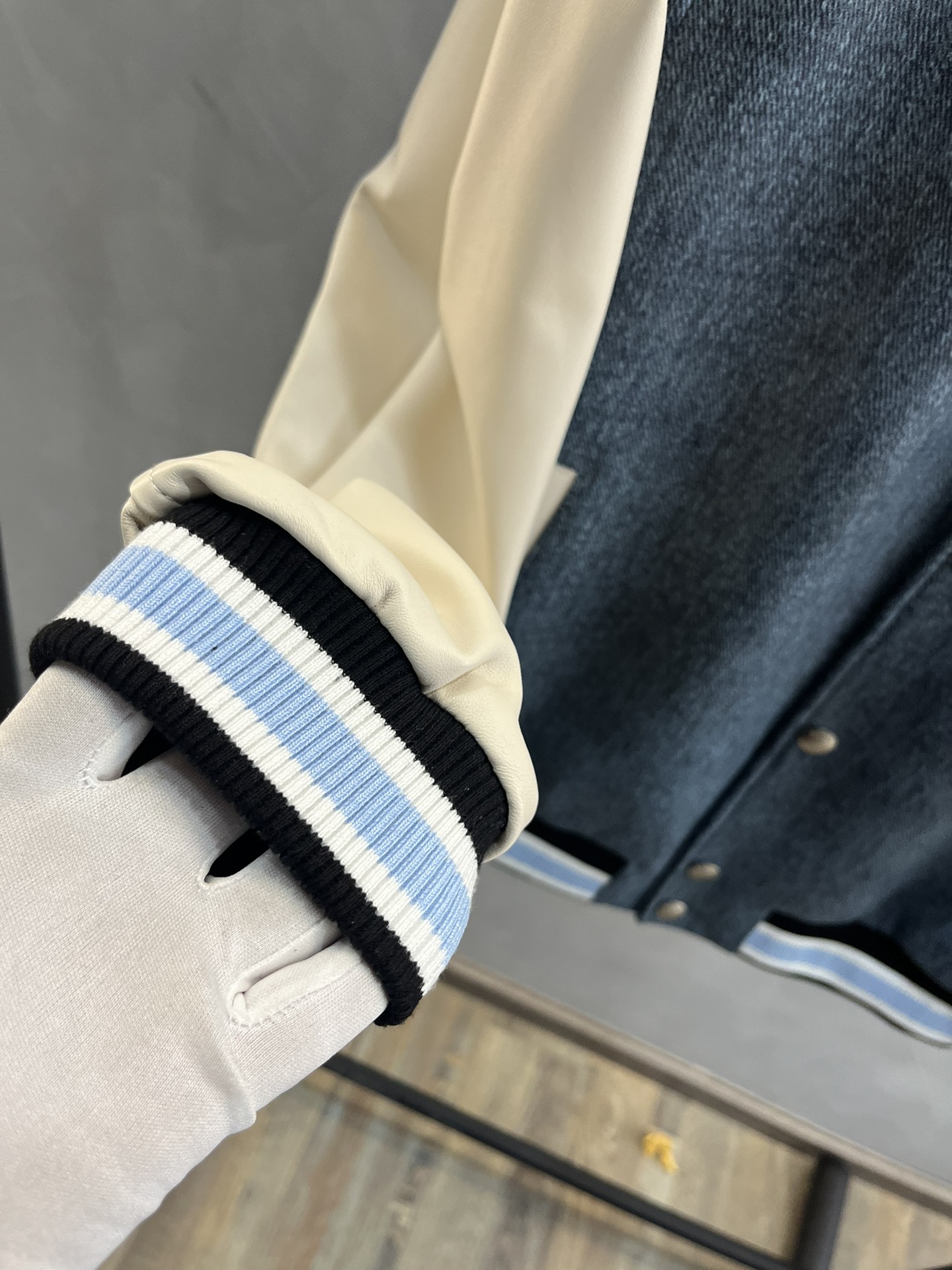 GUCCI Мужская джинсовая куртка GUCCI Мужская джинсовая куртка