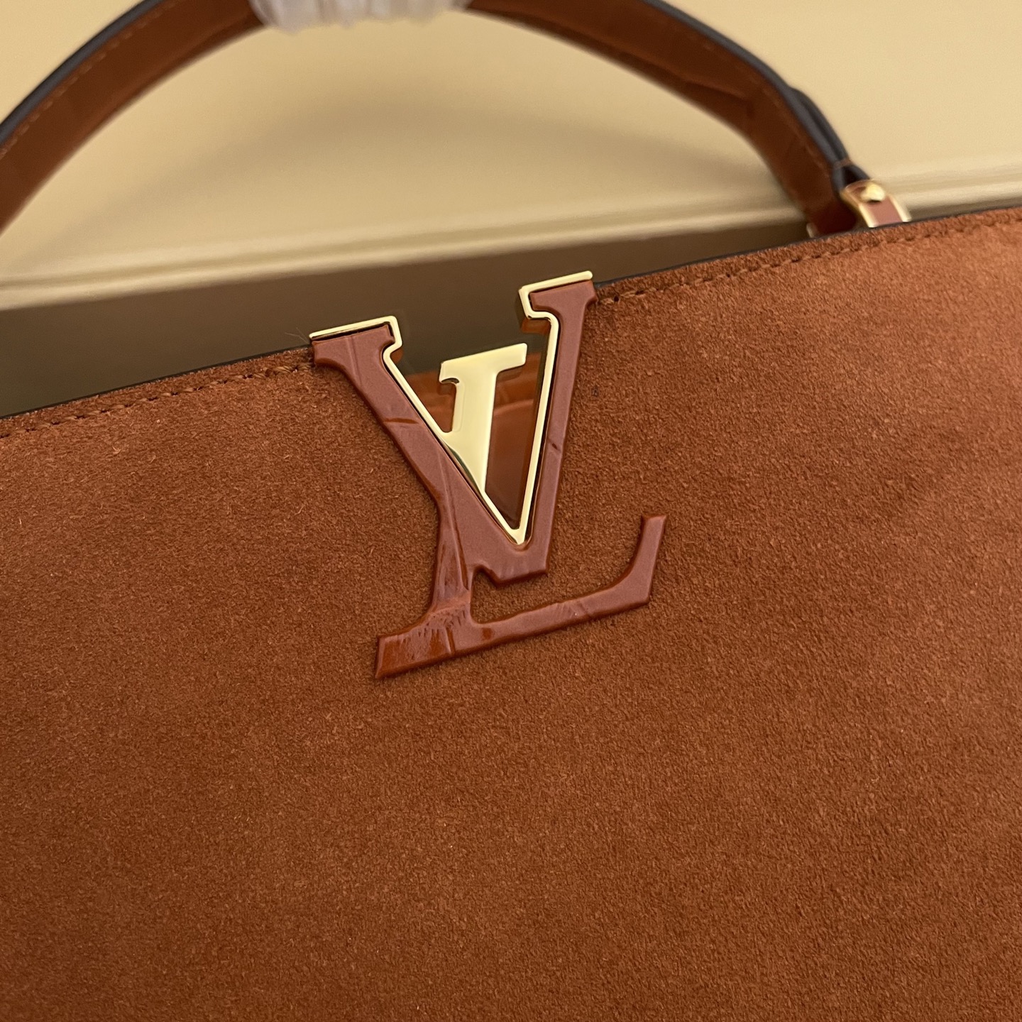 LOUIS VUITTON Женская сумка Capucines Souple M14371 LOUIS VUITTON Женская сумка Capucines Souple M14371