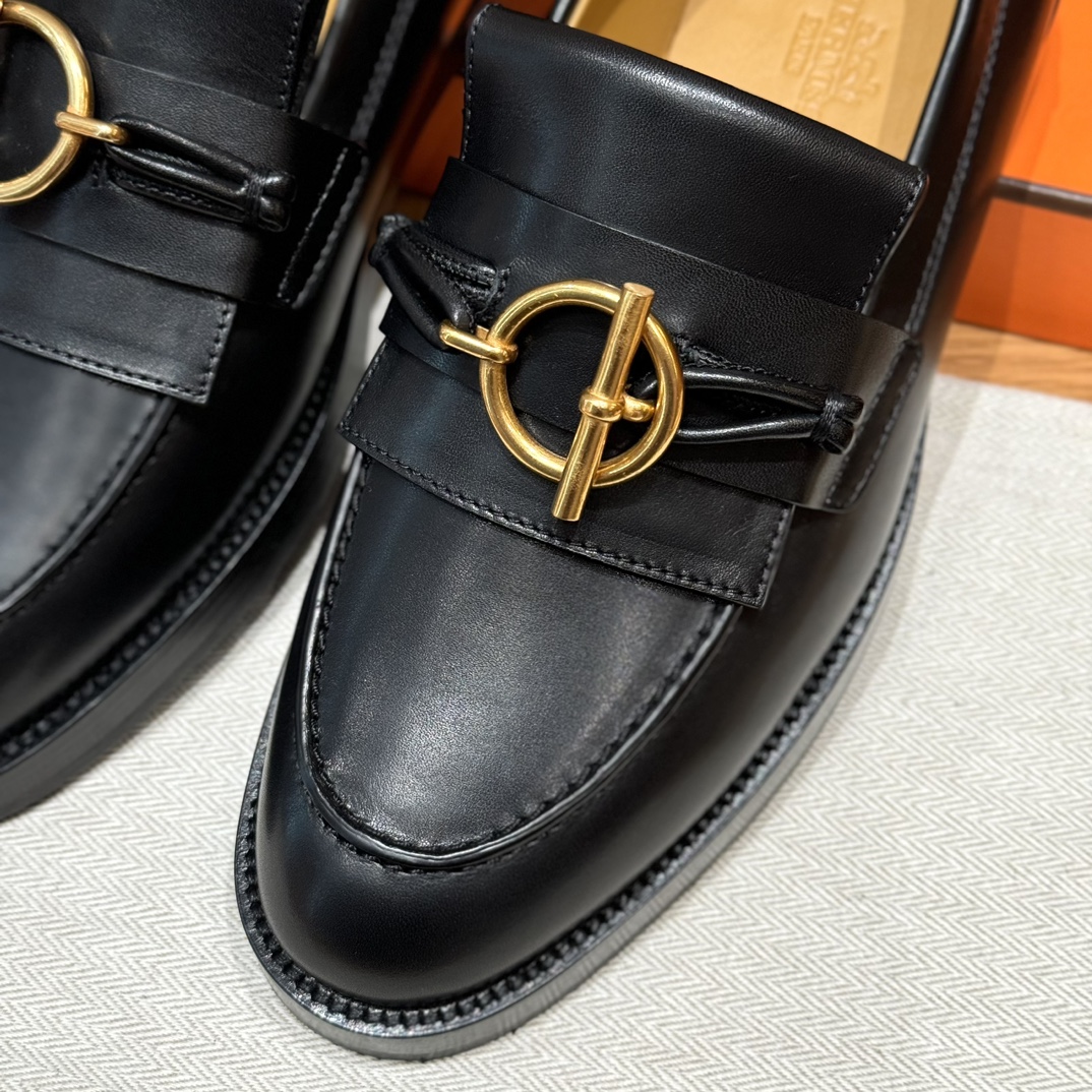 HERMES Женские лоферы Impact