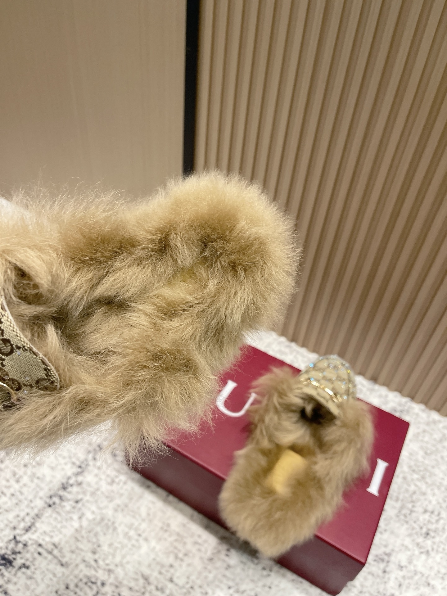 GUCCI Женские мюли Princetown на меху GUCCI Женские мюли Princetown на меху