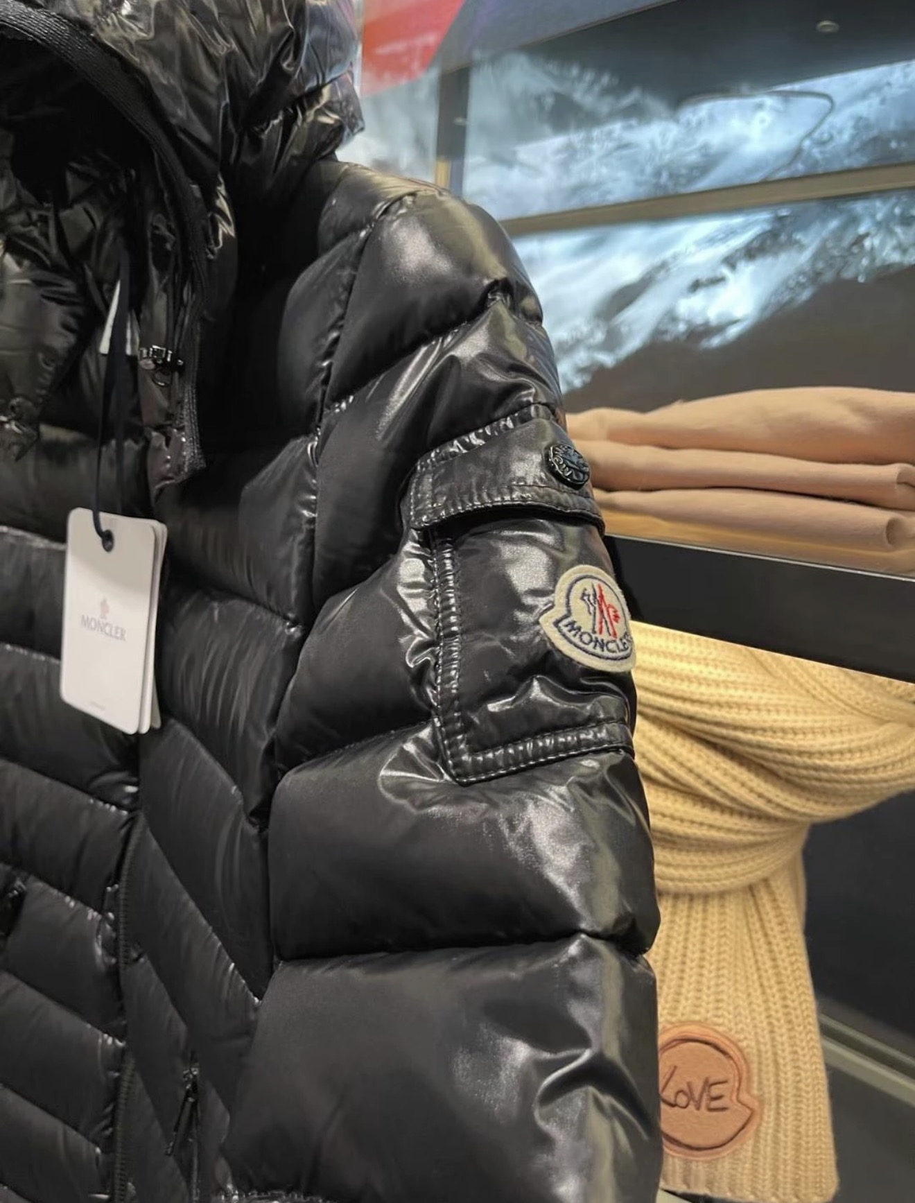 MONCLER Женский пуховик Moka MONCLER Женский пуховик Moka