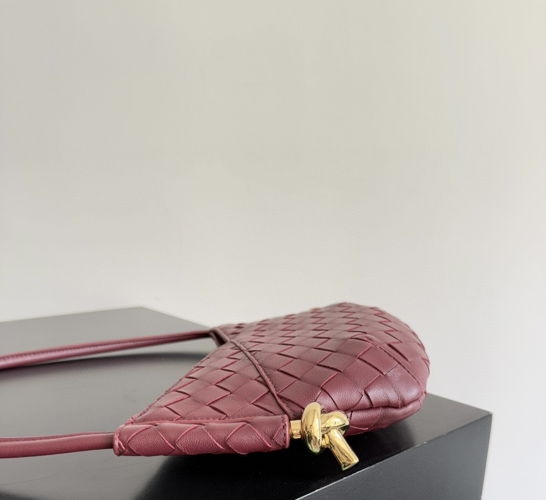 BOTTEGA VENETA Женская сумка Solstice Baby