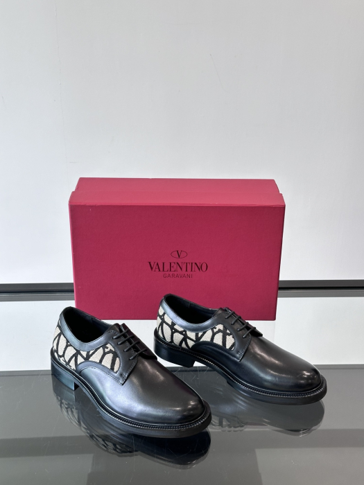 VALENTINO Мужские туфли из коровьей кожи