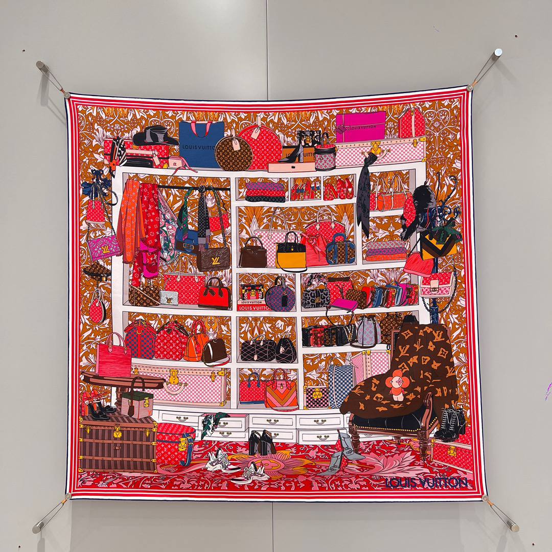 LOUIS VUITTON Женский платок из шёлка LOUIS VUITTON Женский платок из шёлка