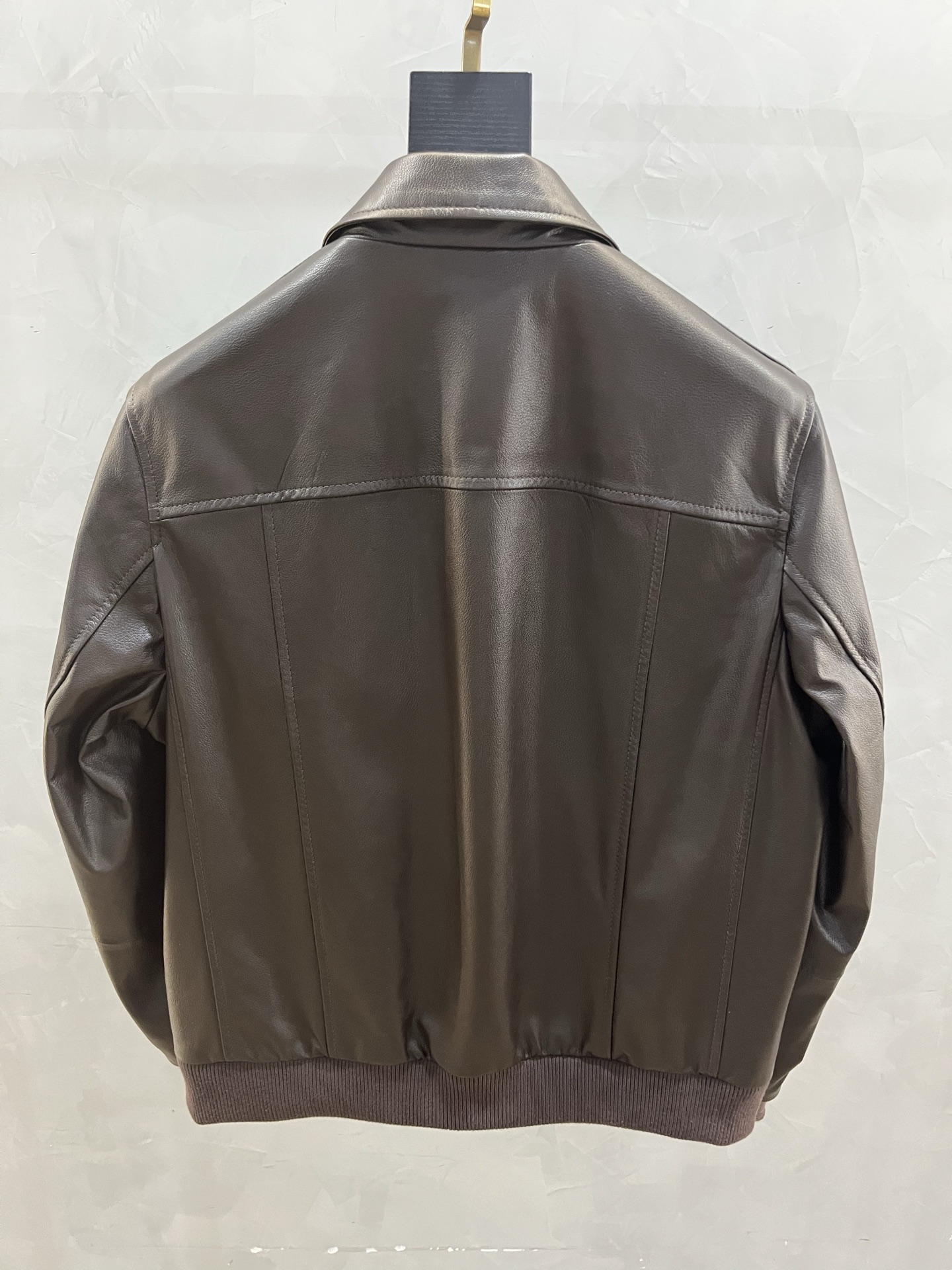 BRUNELLO CUCINELLI Мужская кожаная куртка на молнии BRUNELLO CUCINELLI Мужская кожаная куртка на молнии