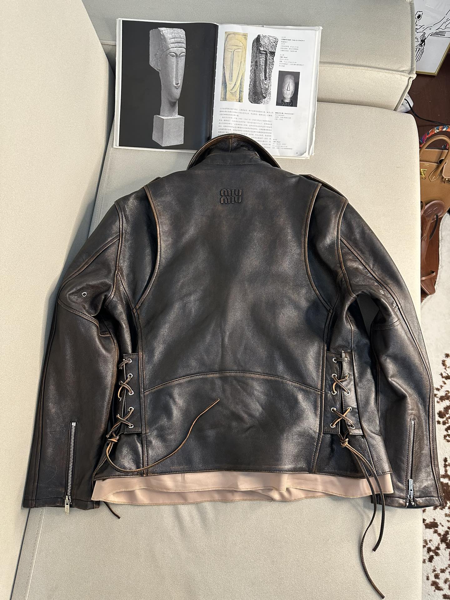 MIU MIU Женская кожаная куртка MIU MIU Женская кожаная куртка