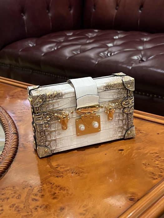 LOUIS VUITTON Женская сумка Petite Malle