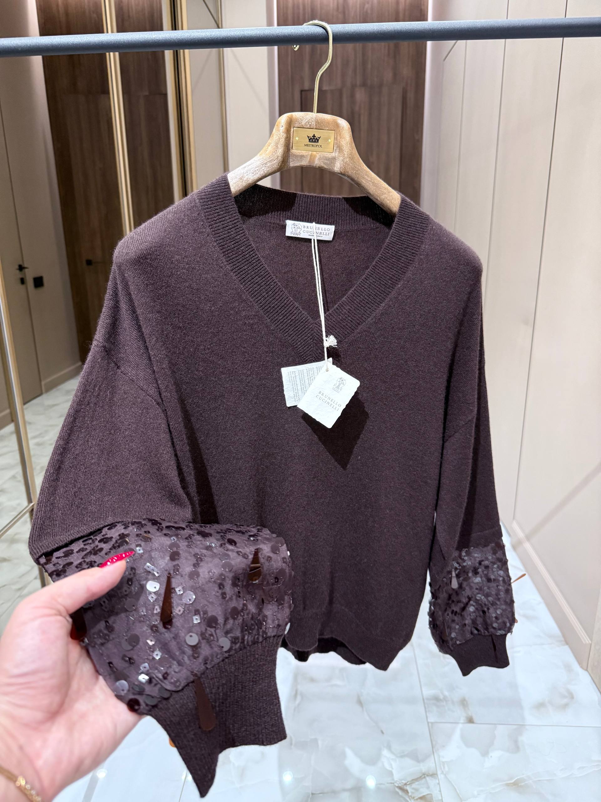 BRUNELLO CUCINELLI Женский джемпер  BRUNELLO CUCINELLI Женский джемпер