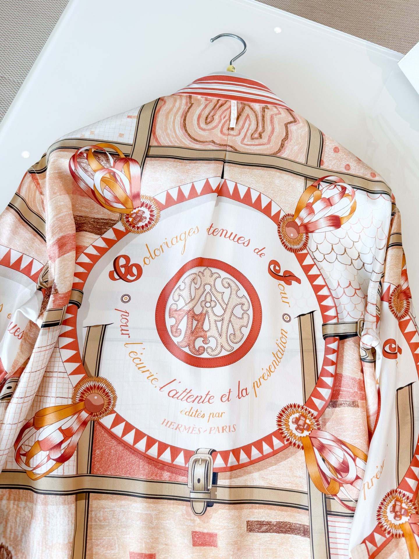 HERMES Женская рубашка из шелка HERMES Женская рубашка из шелка