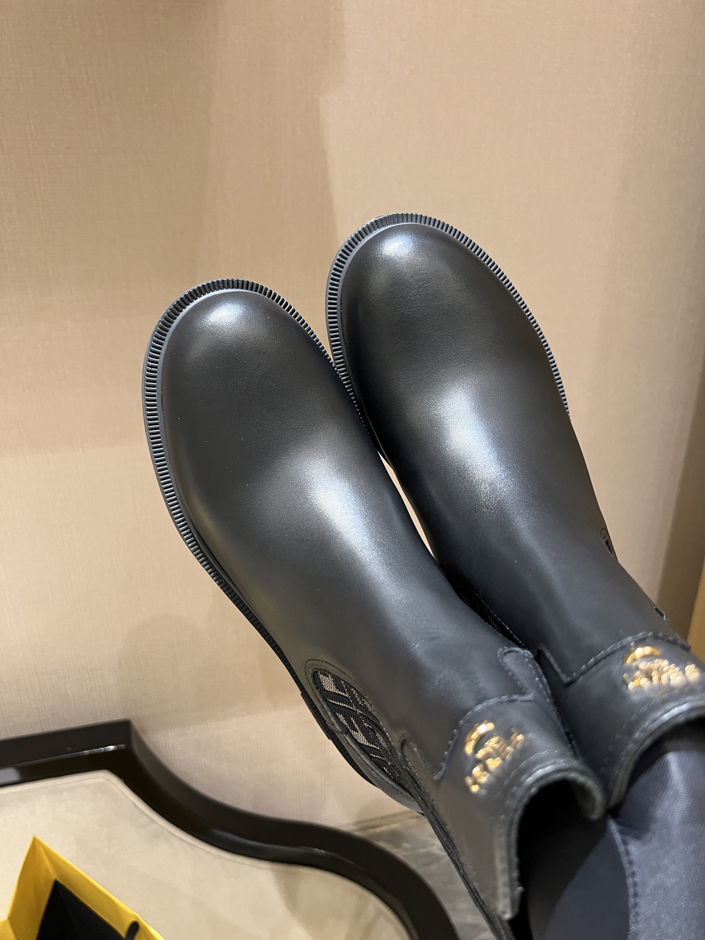 FENDI Женские ботинки челси FF