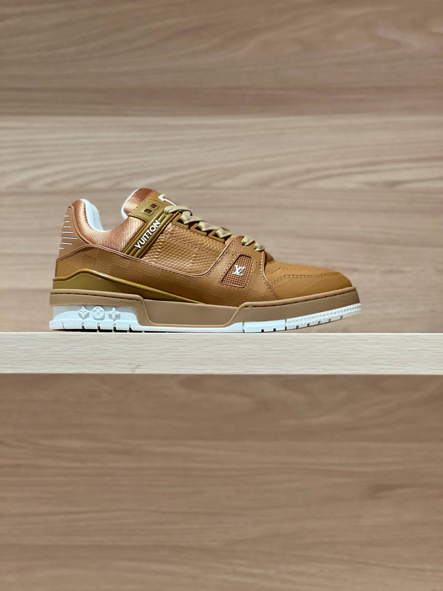 LOUIS VUITTON Мужские кроссовки LOUIS VUITTON Мужские кроссовки