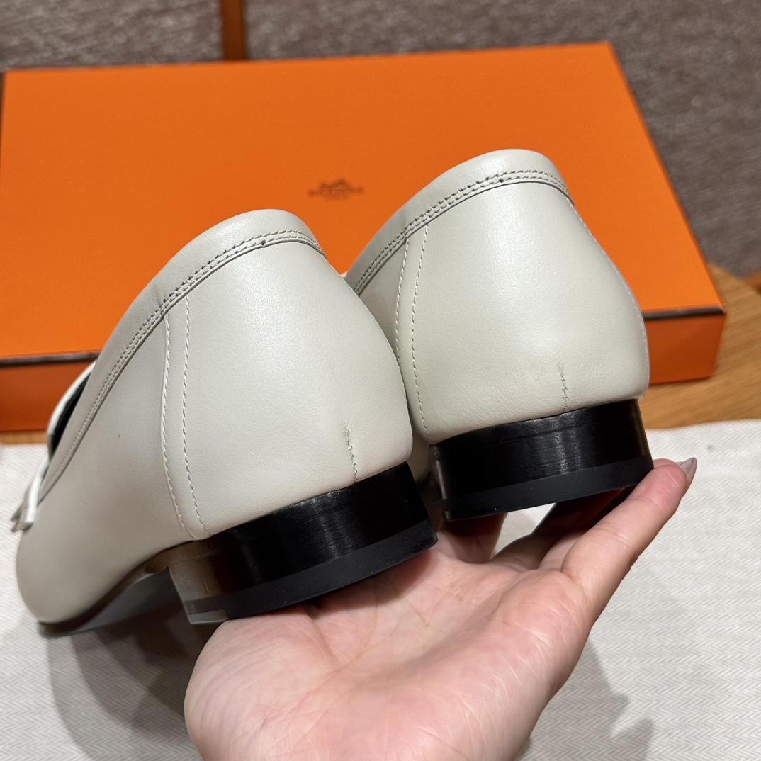 HERMES Женские лоферы Royal 