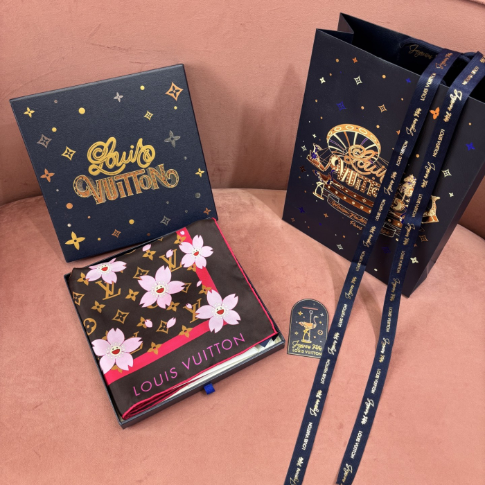 LOUIS VUITTON Платок из шёлка