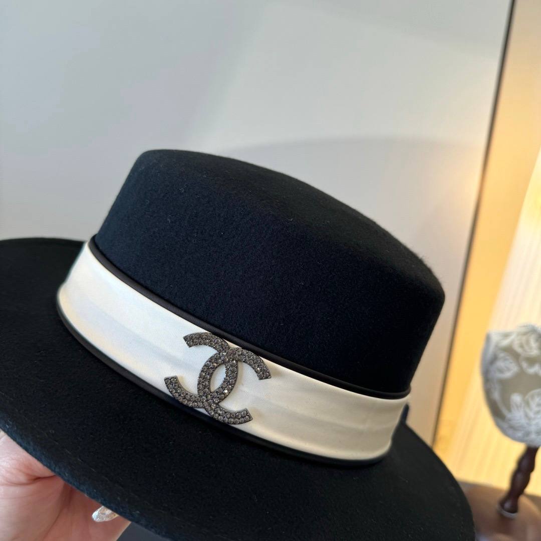 CHANEL Женская шляпа из шерсти