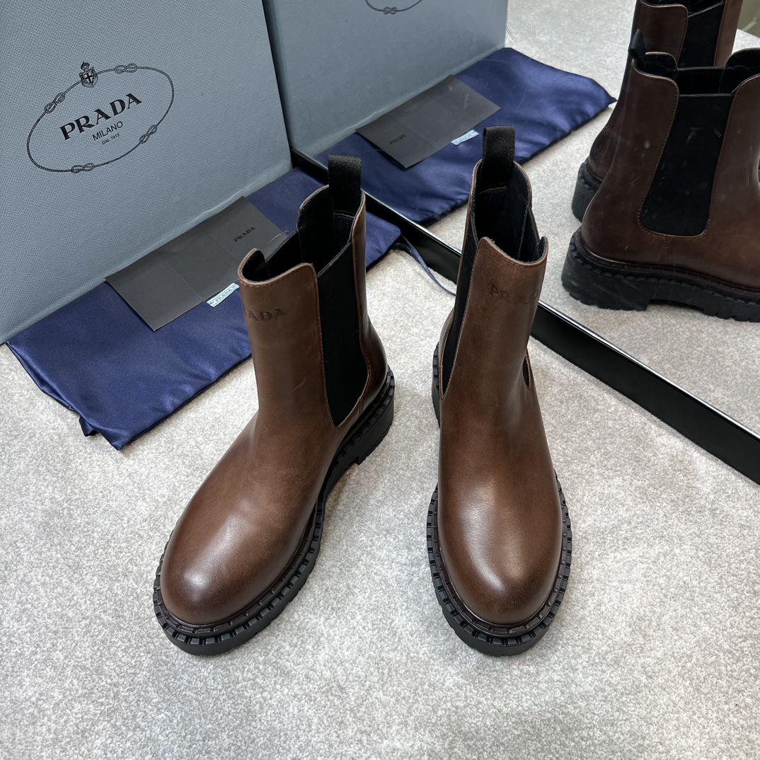 PRADA Женские ботинки на толстой подошве PRADA Женские ботинки на толстой подошве