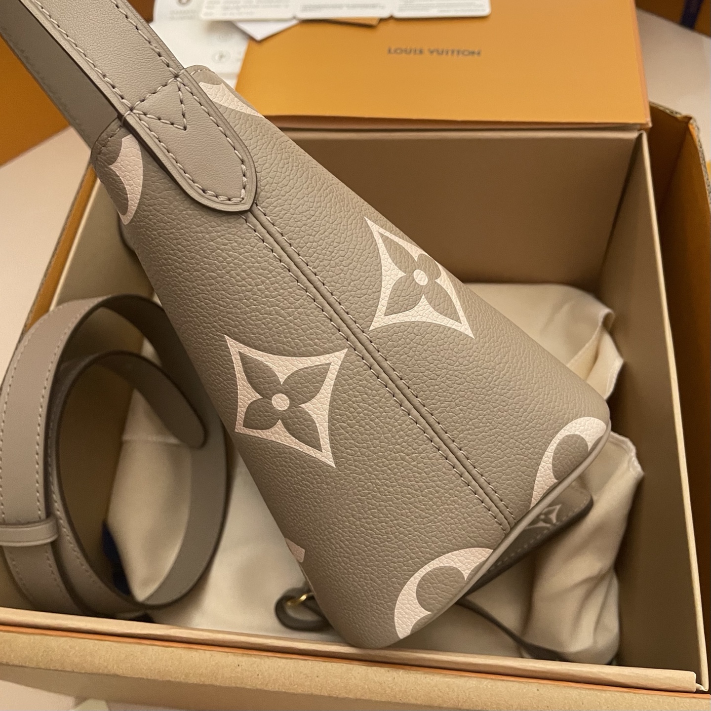 LOUIS VUITTON Женская сумка All In BB LOUIS VUITTON Женская сумка All In BB