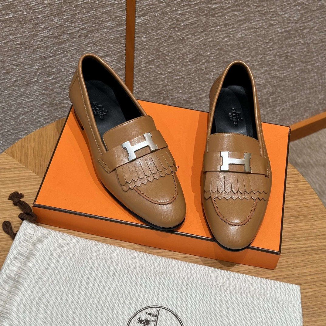 HERMES Женские лоферы Royal 