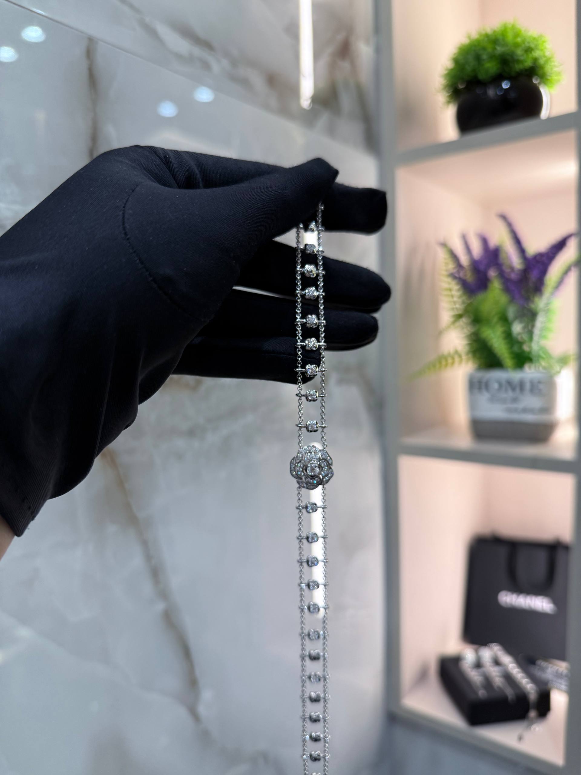 СHANEL Женские серьги и Колье СHANEL Женские серьги и Колье