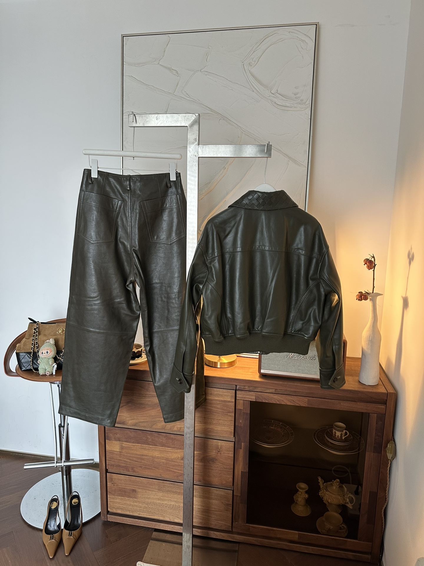 BOTTEGA VENETA Женский кожаный костюм черный BOTTEGA VENETA Женский кожаный костюм черный