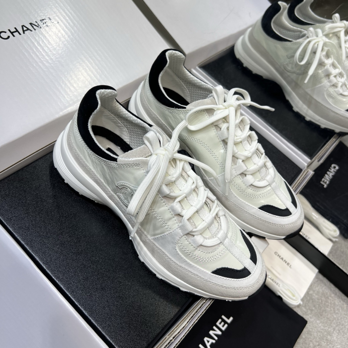 CHANEL Женские кроссовки комбинированные