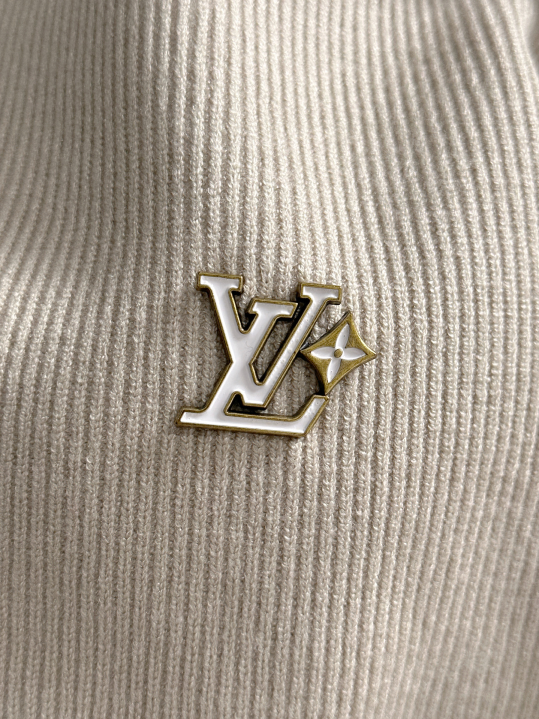 LOUIS VUITTON Мужской кардиган из шерсти LOUIS VUITTON Мужской кардиган из шерсти