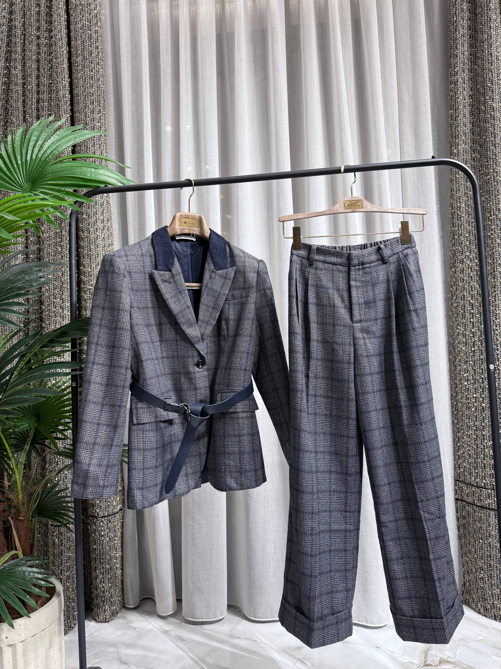 BRUNELLO CUCINELLI Женский классический костюм двойка BRUNELLO CUCINELLI Женский классический костюм двойка