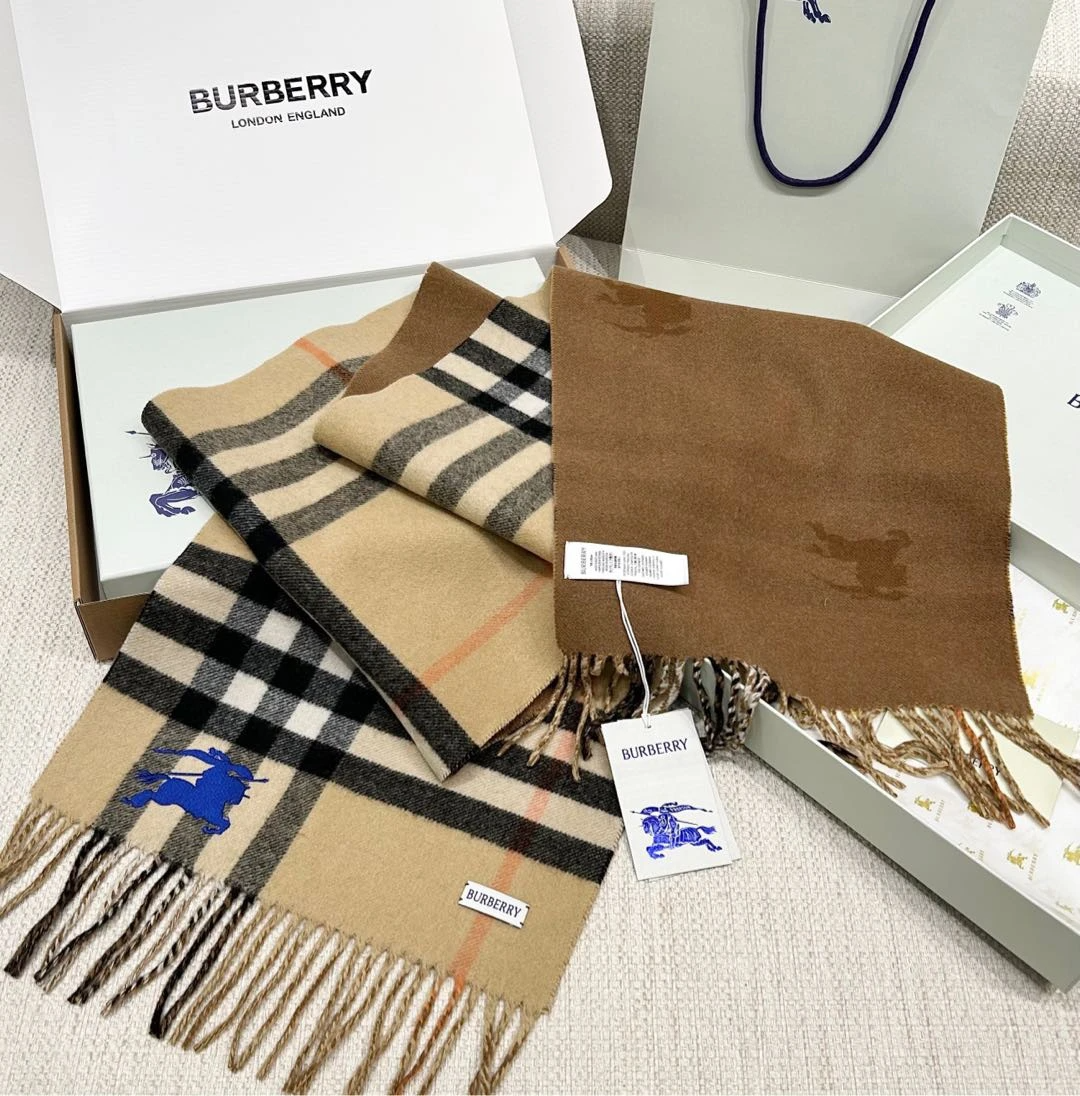 BURBERRY Женский шарф в бежево-чёрно‑красной гамме