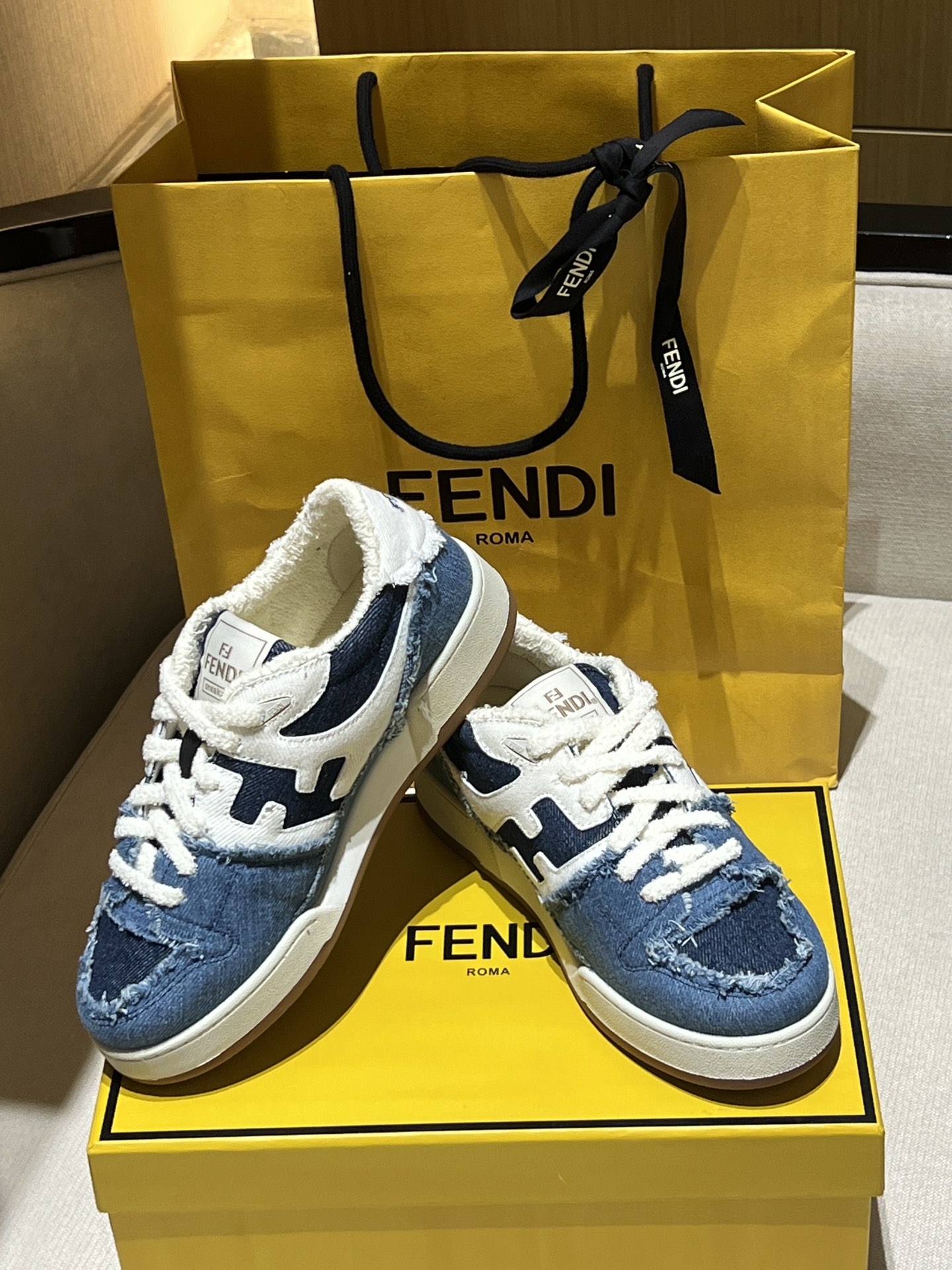 FENDI Кроссовки из денима FENDI Кроссовки из денима