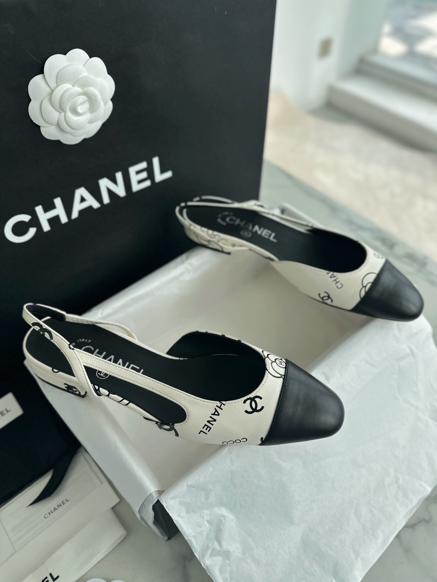 CHANEL Женские туфли слингбэки из кожи CHANEL Женские туфли слингбэки из кожи