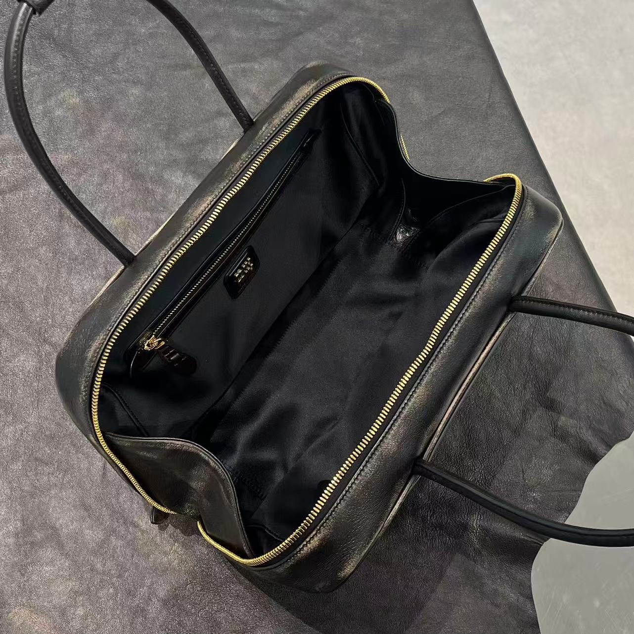 MIU MIU Женская сумка-тоут MIU MIU Женская сумка-тоут