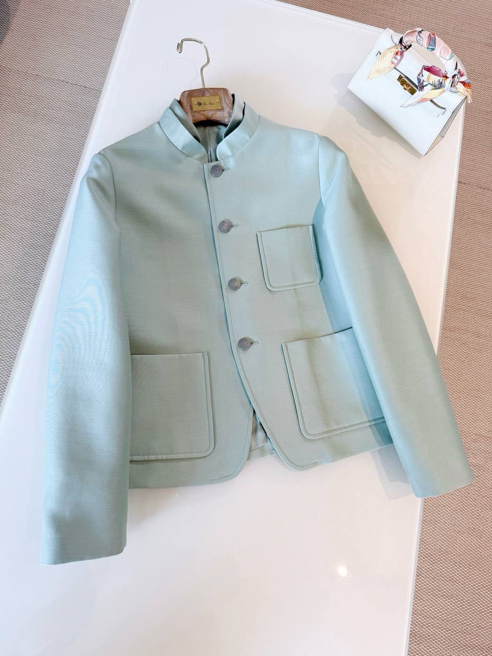 LORO PIANA Женский шёлковый пиджак LORO PIANA Женский шёлковый пиджак