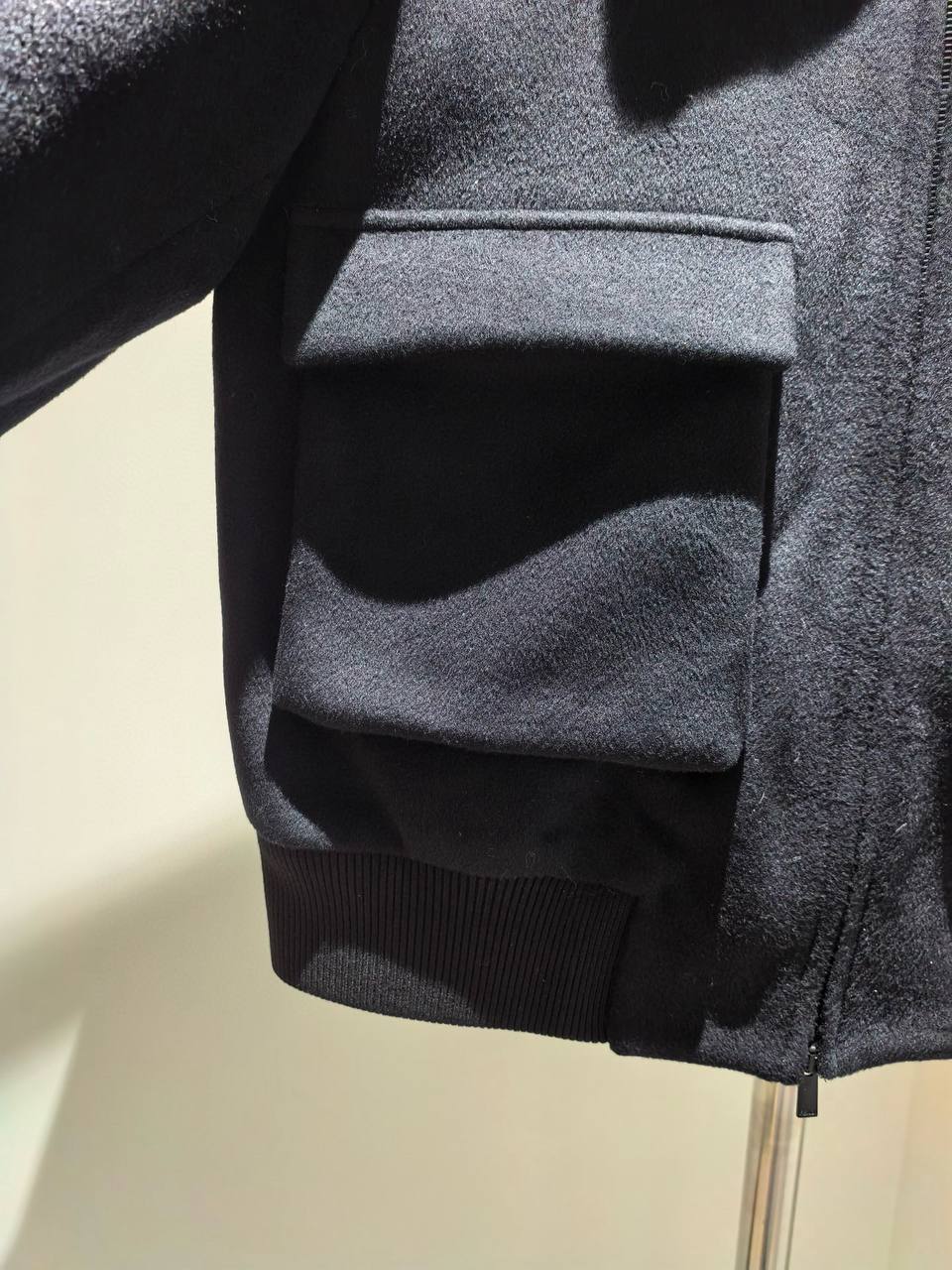 FENDI Мужская кожаная куртка FENDI Мужская кожаная куртка