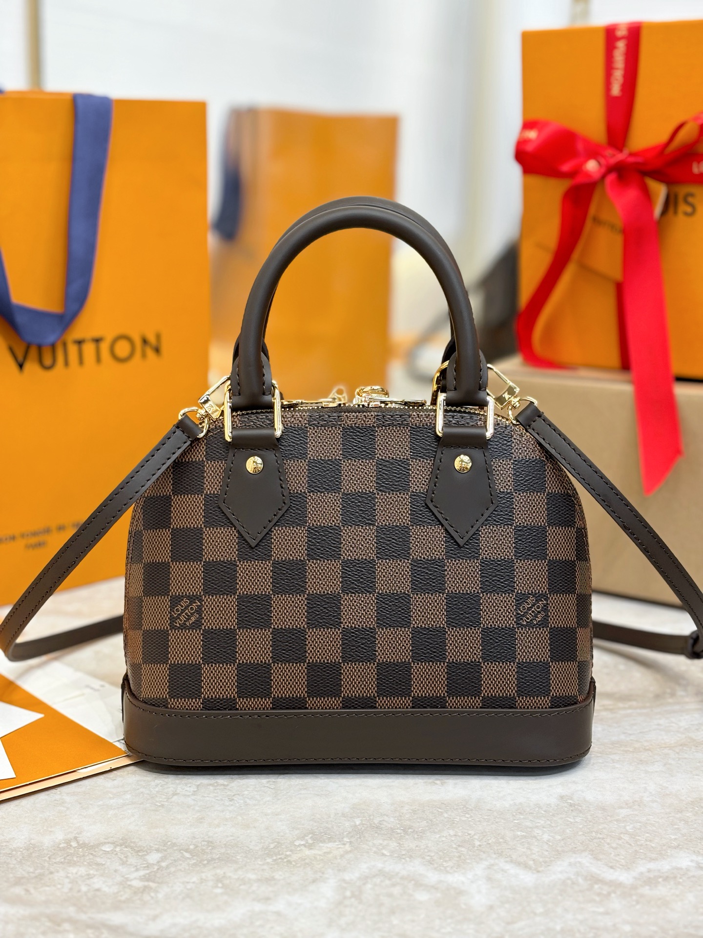 LOUIS VUITTON Женская сумка Alma BB N40606 LOUIS VUITTON Женская сумка Alma BB N40606